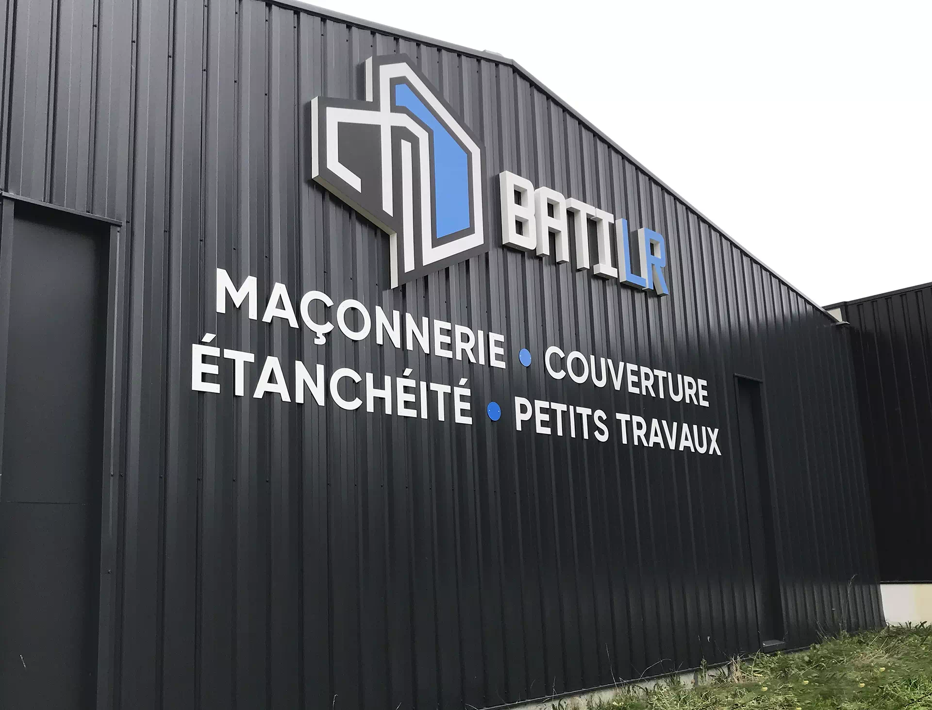 realisation-enseigne-publicitaire-la-roche-sur-yon (10)