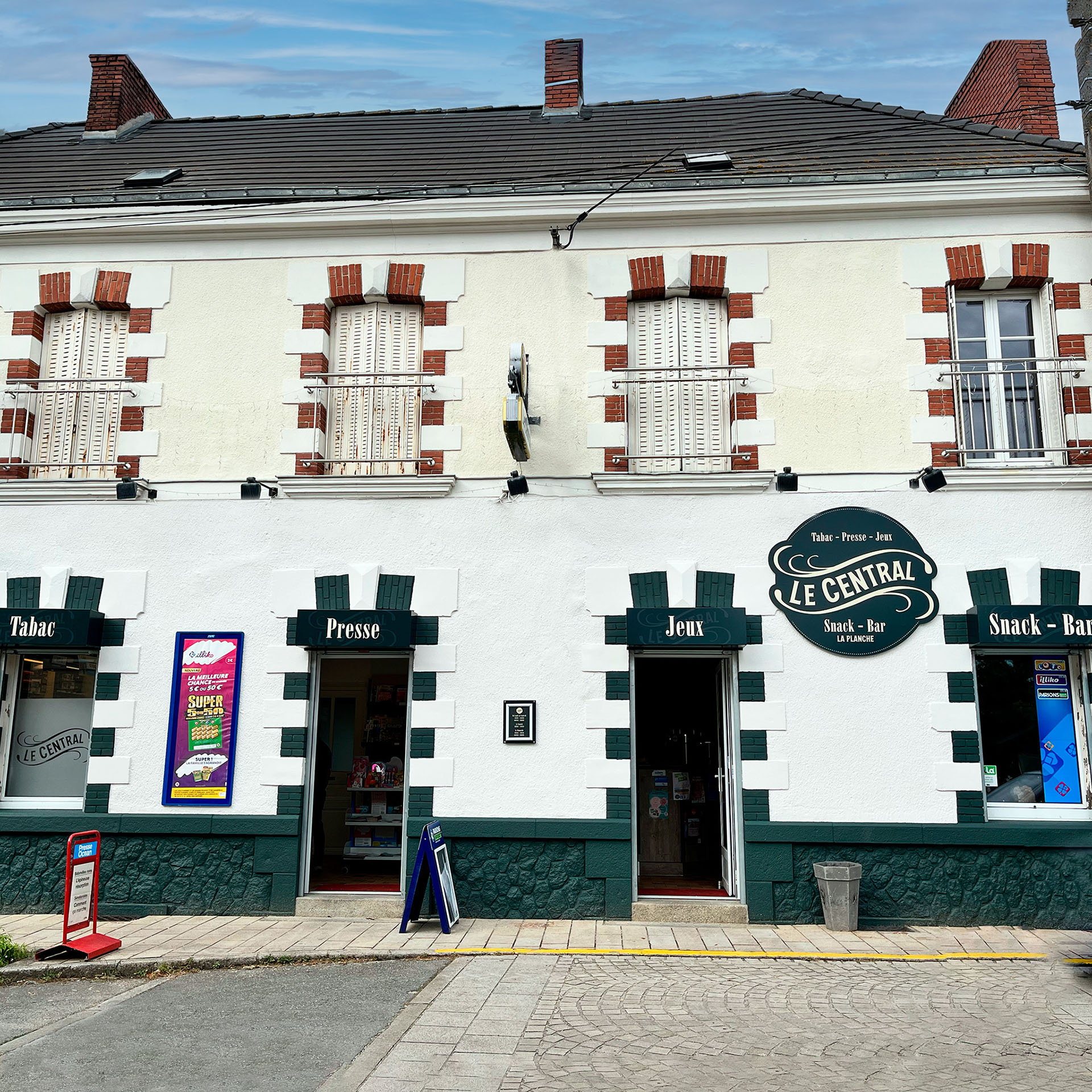 CENTRAL-BAR