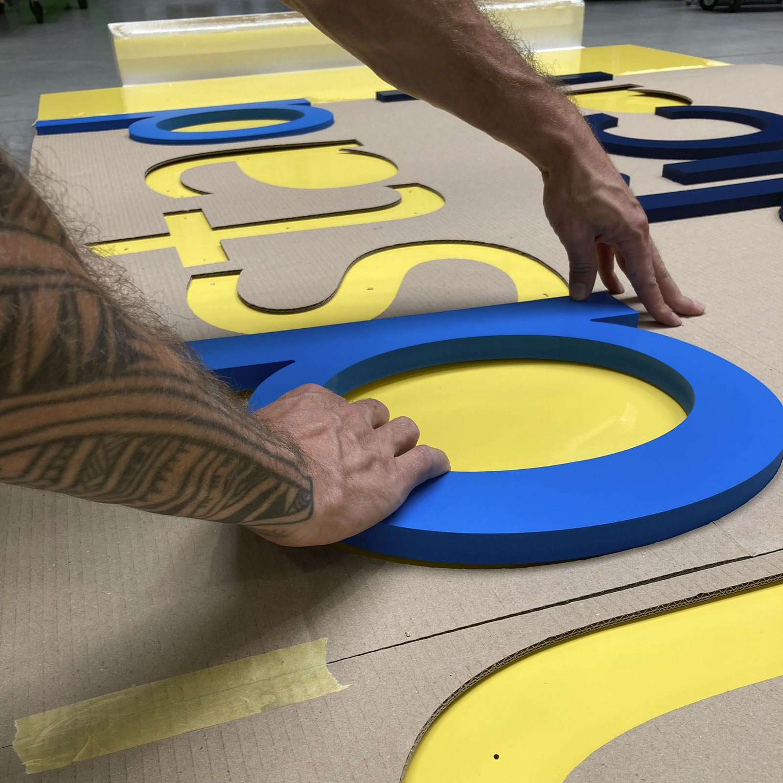 PREPARATION LETTRAGES ENSEIGNE