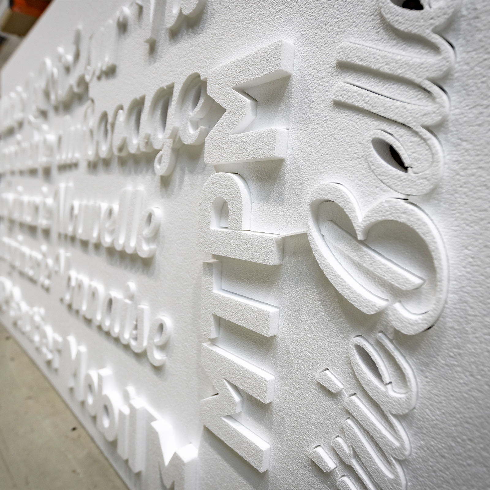 DECOUPE LETTRAGES MOUSSE